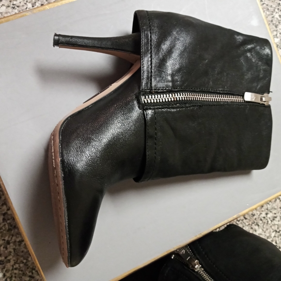 Vince Camuto Quale Aviator Moto Cuffed Ankle Booties - Picture 4 of 8